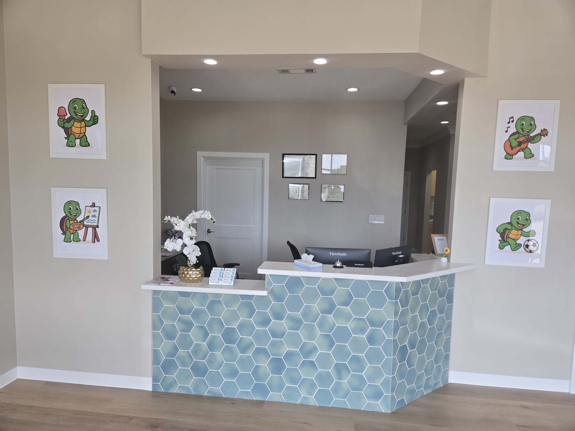 Front reception desk at Turtle Bay Pediatric Dentistry